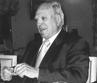 Joseph-Louis Legarda, chercheur en microbiologie.